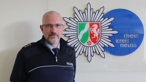 Das Bild zeigt den Bezirksbeamten Volker Dahlmanns